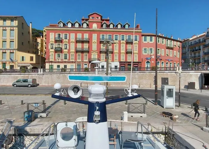 ספינת מלון Yacht Charter Cannes Antibes ניס