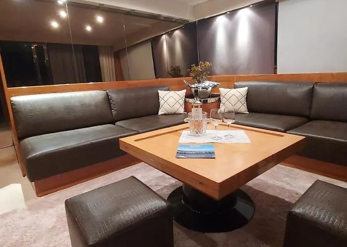 Hotel na wodzie Yacht Charter Cannes Antibes *
