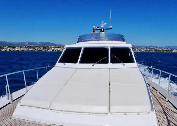 Πλωτό κατάλυμα Yacht Charter Cannes Antibes *