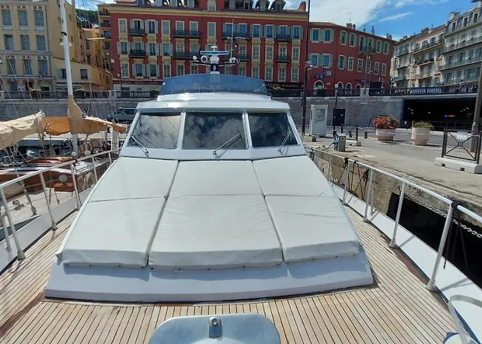 Yacht Charter Cannes Antibes Πλωτό κατάλυμα *